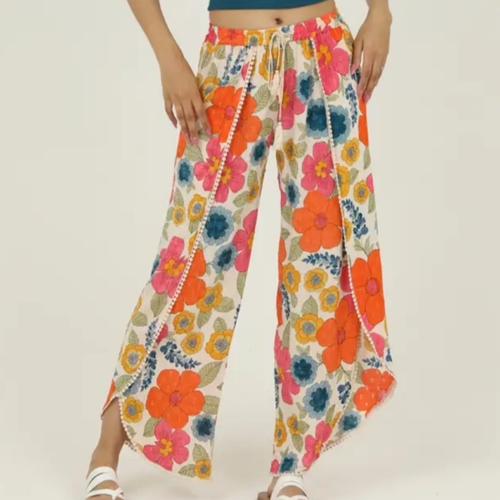 NWT! Floral Wide-Leg Vintage Inspired Pants